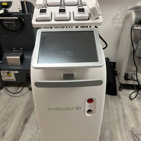 The 2020 Cutera Trusculpt iD Monopolar RF Body Contouring system is an innovative non-invasive device designed for personalized fat reduction